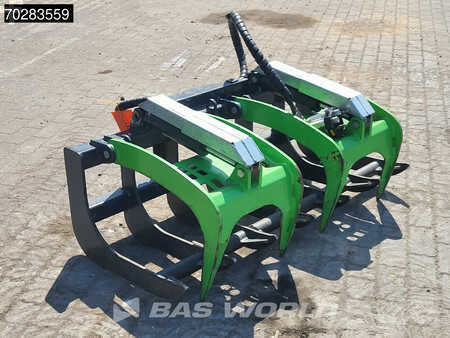 Radlader 2022 Avant M860i ATTACHMENTS INCLUDED (25)