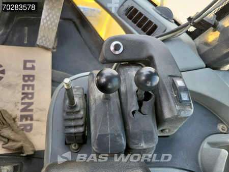 Radlader 2008 New Holland Construction W270 (31)