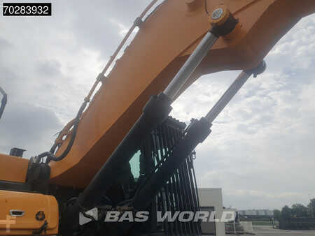 Escavatori cingolati 2017 Hyundai HX380 L (11)