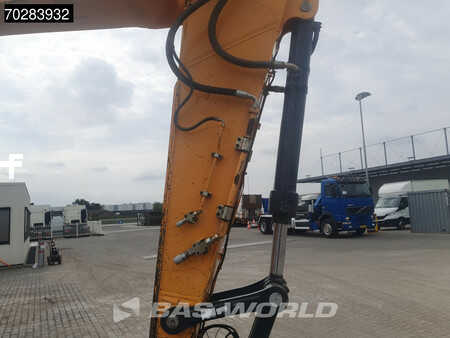 Escavatori cingolati 2017 Hyundai HX380 L (13)