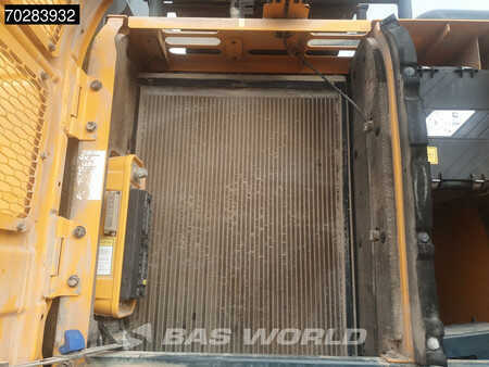 Escavatori cingolati 2017 Hyundai HX380 L (24)