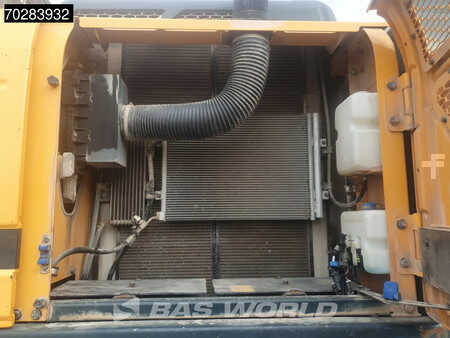 Escavatori cingolati 2017 Hyundai HX380 L (25)