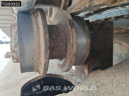 Escavatori cingolati 2017 Hyundai HX380 L (33)