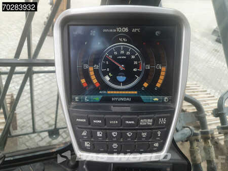 Escavatori cingolati 2017 Hyundai HX380 L (39)