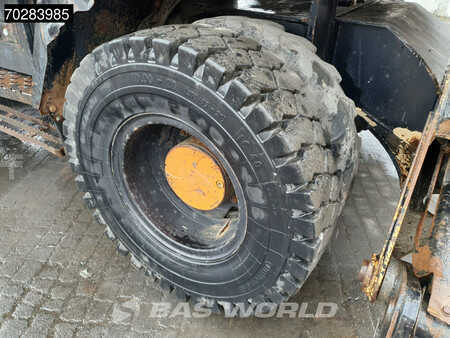 Mobilbagger 2010 Hitachi ZX140W -3 OUTRIGGERS - ROTOTILT (34)