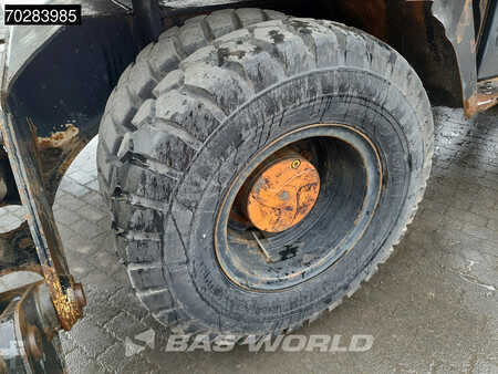 Mobilbagger 2010 Hitachi ZX140W -3 OUTRIGGERS - ROTOTILT (35)