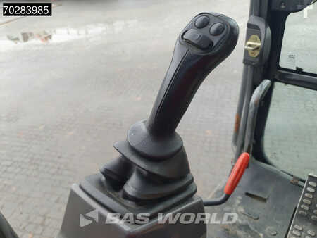Mobilbagger 2010 Hitachi ZX140W -3 OUTRIGGERS - ROTOTILT (40)
