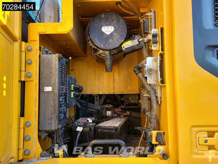 Kettenbagger 2015 Volvo EC300 E L (27)