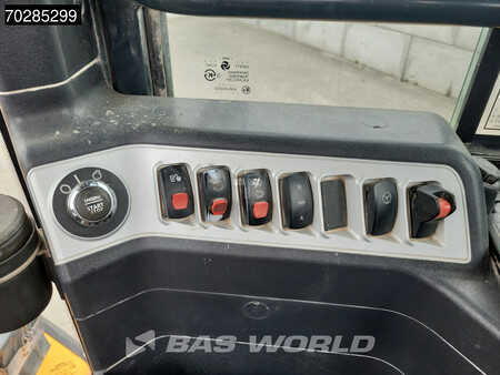 Chargeuse sur pneus 2017 Hyundai HL955 (34)