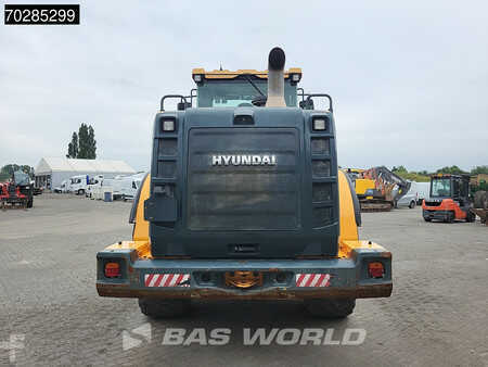 Chargeuse sur pneus 2017 Hyundai HL955 (6)