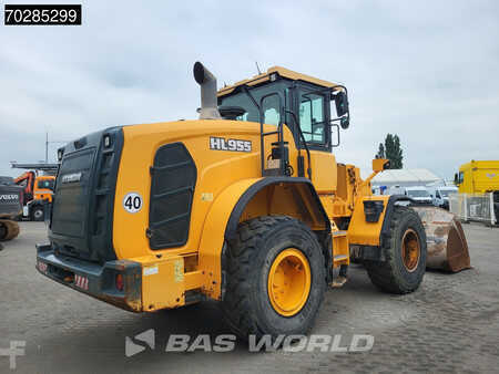 Chargeuse sur pneus 2017 Hyundai HL955 (7)