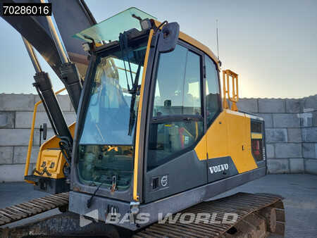 Kettenbagger 2016 Volvo EC220 E L (19)