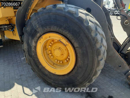 Kolové nakladače 2015 Volvo L120 H GERMAN MACHINE (22)