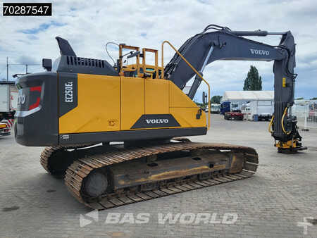 Korečková rýpadla 2015 Volvo EC250 E L (6)