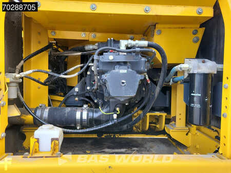 Escavadora de rastos 2017 Komatsu PC360LC-11 (27)