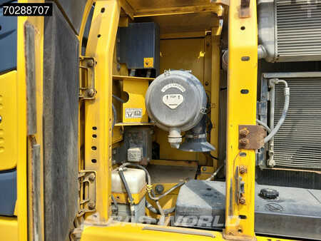 Escavadora de rastos 2016 Komatsu PC210LC-10 (27)