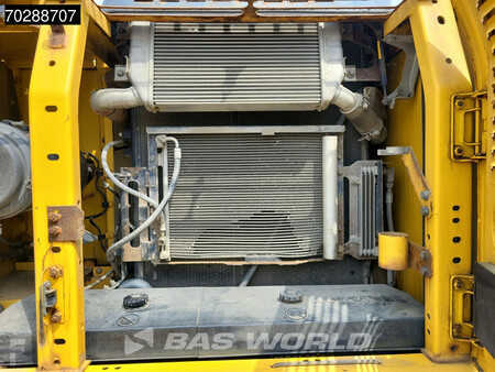 Escavadora de rastos 2016 Komatsu PC210LC-10 (28)