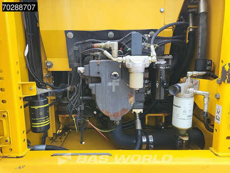 Escavadora de rastos 2016 Komatsu PC210LC-10 (29)