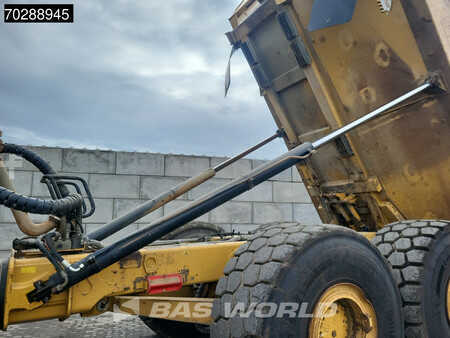 Dumpers articulados 2014 Caterpillar 740 B (12)