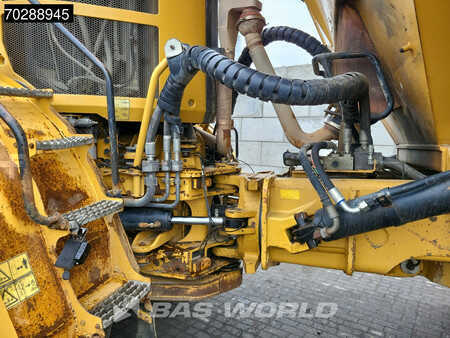 Dumpers articulados 2014 Caterpillar 740 B (21)