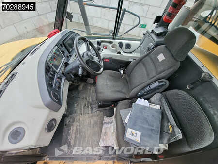 Dumpers articulados 2014 Caterpillar 740 B (28)