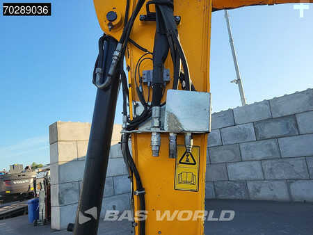 Mobilní bagry 2017 JCB HD110W T4F HYDRADIG (12)