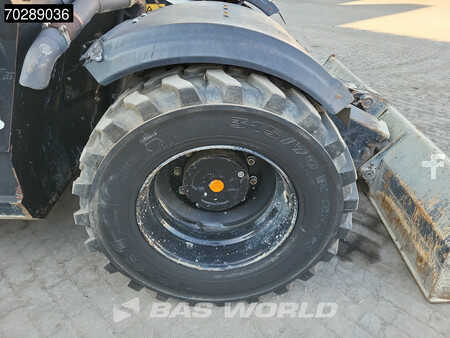 Mobilní bagry 2017 JCB HD110W T4F HYDRADIG (27)