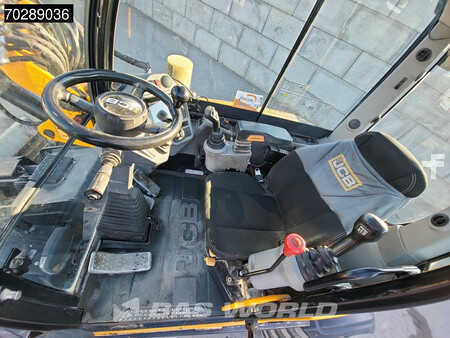 Mobilní bagry 2017 JCB HD110W T4F HYDRADIG (28)