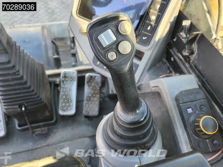 Mobilní bagry 2017 JCB HD110W T4F HYDRADIG (31)