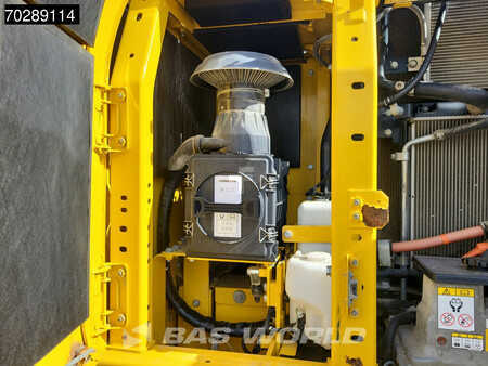 Korečková rýpadla 2016 Komatsu HB215 LC -2 (25)