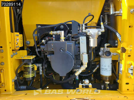 Korečková rýpadla 2016 Komatsu HB215 LC -2 (28)