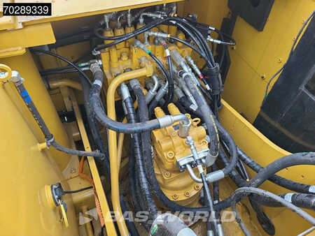 Beltegraver 2025 Caterpillar 320 D3 GC (17)