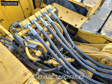 Hydraulic Excavators 2012 Caterpillar 390 D L (19)