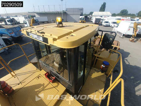 Ładowarki kołowe 2002 Caterpillar 988 G (15)