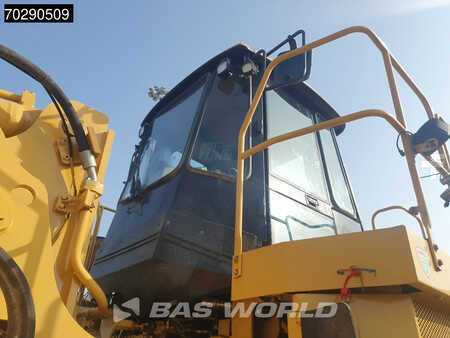 Ładowarki kołowe 2002 Caterpillar 988 G (21)