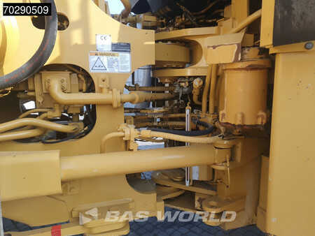 Ładowarki kołowe 2002 Caterpillar 988 G (23)