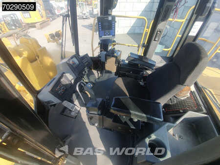 Ładowarki kołowe 2002 Caterpillar 988 G (29)