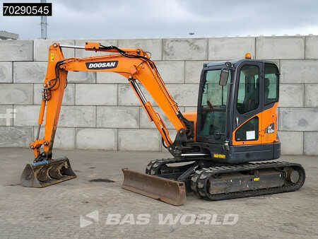Minigraver 2020 Doosan DX62R-3 3 BUCKETS - A/C (2)