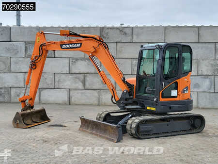 Minigraver 2021 Doosan DX63-3 3 BUCKETS - A/C (2)