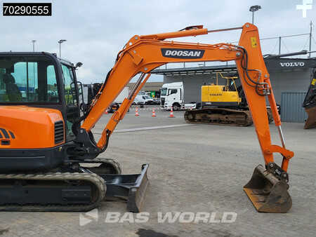 Minigraver 2021 Doosan DX63-3 3 BUCKETS - A/C (9)