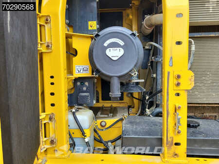Hydraulic Excavators 2015 Komatsu PC240 LC-10 (26)