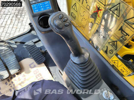 Hydraulic Excavators 2015 Komatsu PC240 LC-10 (34)