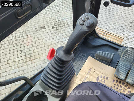 Hydraulic Excavators 2015 Komatsu PC240 LC-10 (35)