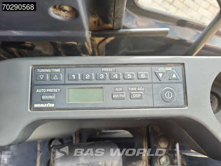 Hydraulic Excavators 2015 Komatsu PC240 LC-10 (40)