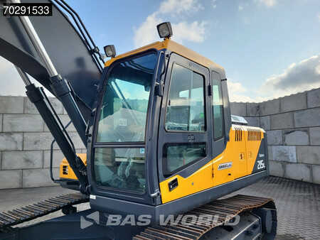 Bæltegraver 2025 Hyundai R215 L (8)