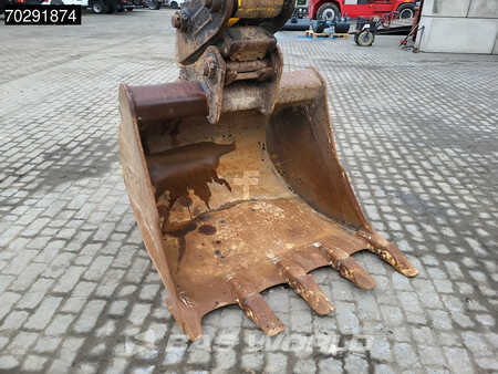 Escavatori cingolati 2021 JCB 131X L SV (13)