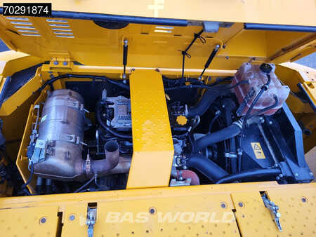 Escavatori cingolati 2021 JCB 131X L SV (18)