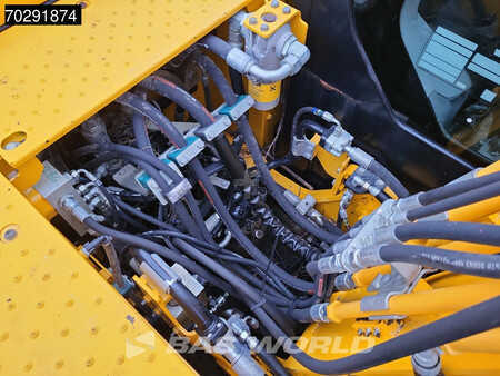 Escavatori cingolati 2021 JCB 131X L SV (20)