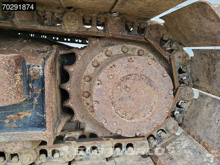 Escavatori cingolati 2021 JCB 131X L SV (29)