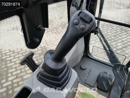 Escavatori cingolati 2021 JCB 131X L SV (31)